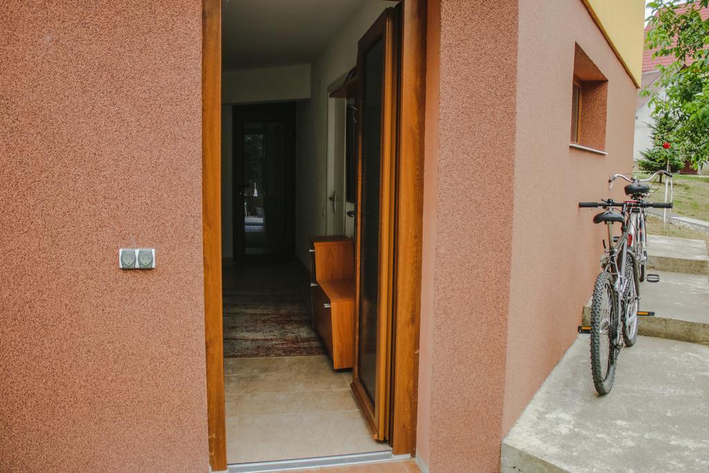 Courtyard Studio أرادايا المظهر الخارجي الصورة